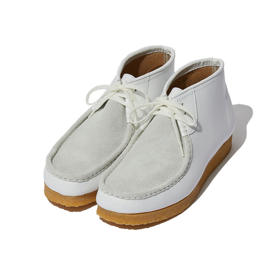 3 HOLE MOCCASIN BOOTS (WHITE)