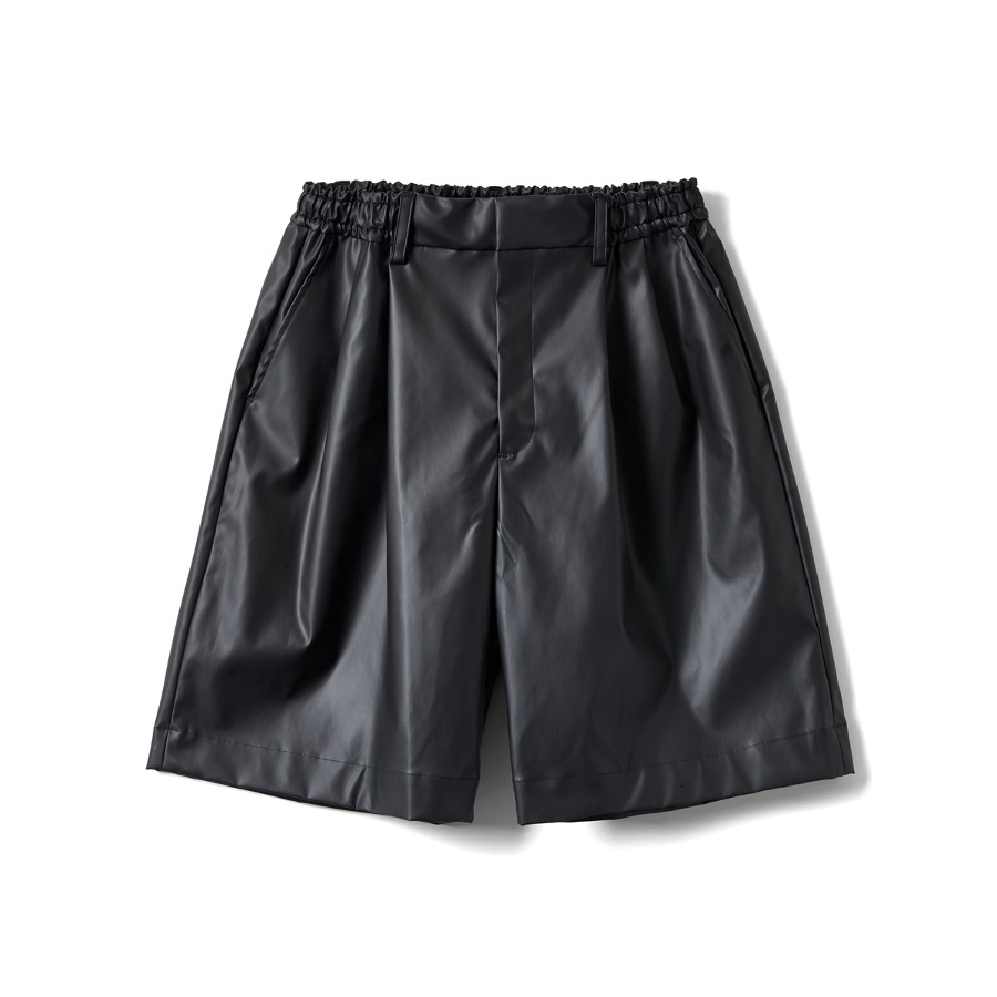 COATED WIDE EASY SHORT TROUSERS (BLACK)