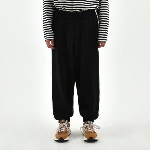 OVERSIZED KNITTED PANTS (BLACK)